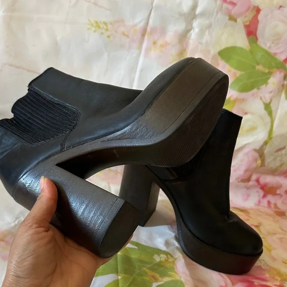 Steve Madden Black Ankle Boots - Picture 5 of 11